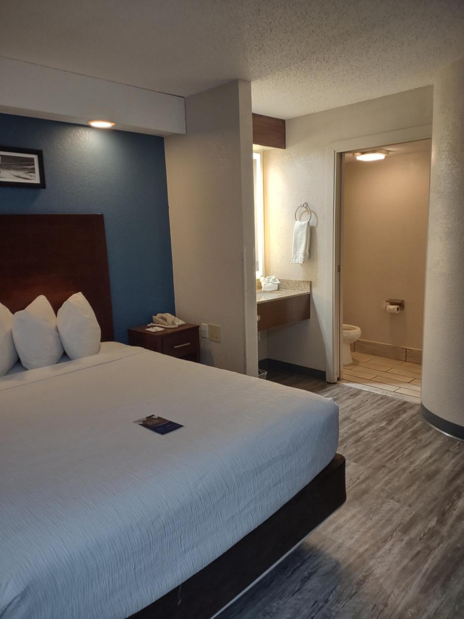 Baymont By Wyndham Flat Rock Hotell Eksteriør bilde